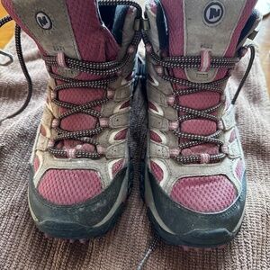 Merrell high top 81/2 wine and gray stay dry